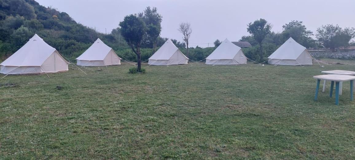 Riverside Bunec Camping 호텔 Piqeras 외부 사진